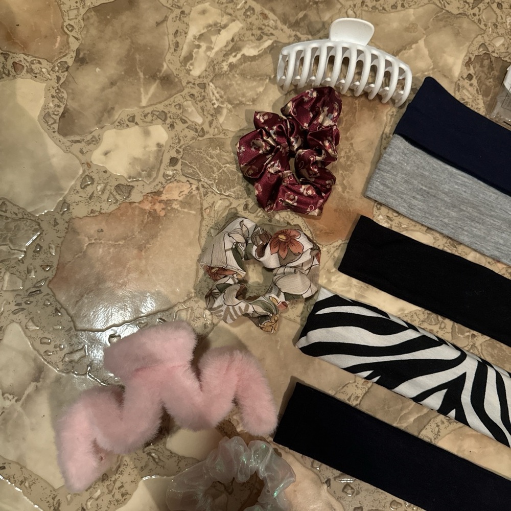 Hair Accessory Bundle - Picture 6 of 6